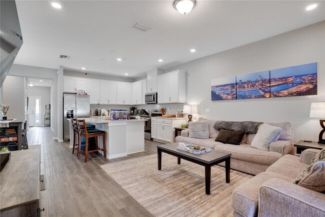 Building Photo - 2915 Grand Kemerton Pl