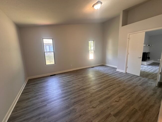 Building Photo - 4024 Zinfandel Way