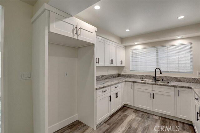 Building Photo - 404 E Glendale Dr