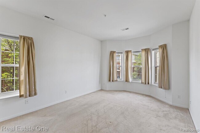 Building Photo - 3091 Camden Dr