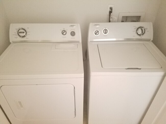 Building Photo - COZY 2 BED 2 BATH CONDO IN HENDERSON!