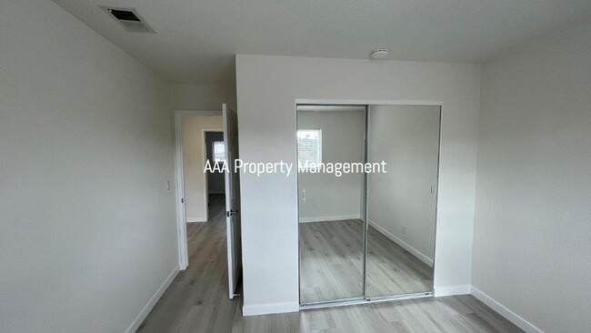 Building Photo - Martinez Beautiful fully remodeled 3 bedro...