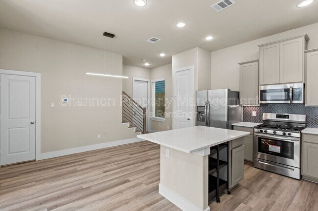 Building Photo - 9012 Lonestar Creekbend Ln