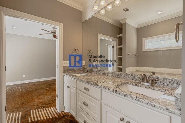 Building Photo - 3 Bed/2 Bath Home in Greenfield Station!!