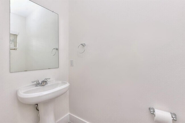 Building Photo - 420 White Steppe Way