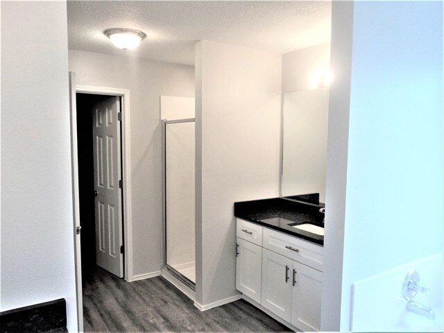 Building Photo - 14006 Honey Bee Ct