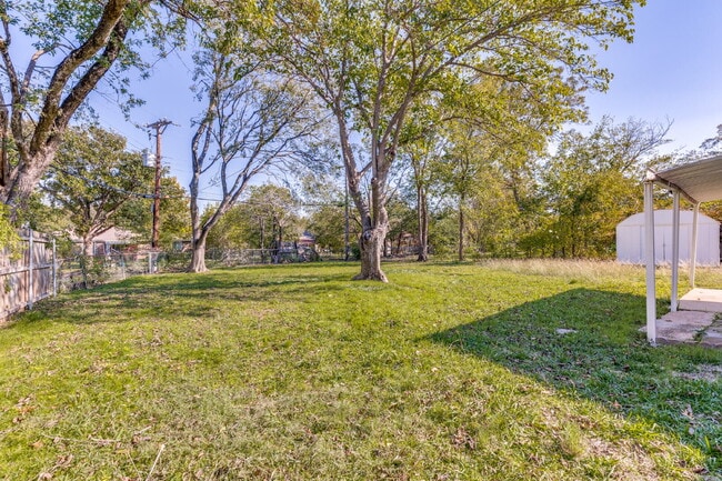 Building Photo - Modern 3-Bedroom Home with Vaulted Ceilings & Covered Patio