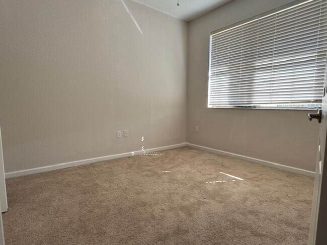 Building Photo - Peaceful 4 Bedroom 3 Full Bath Townhome In...