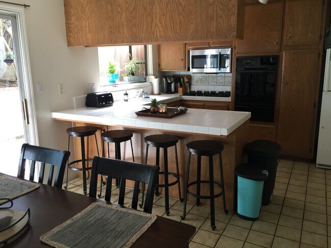 Building Photo - 1722 Armour Ln