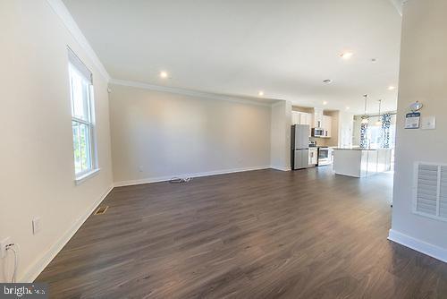 Building Photo - 272 Sugar Maple Square