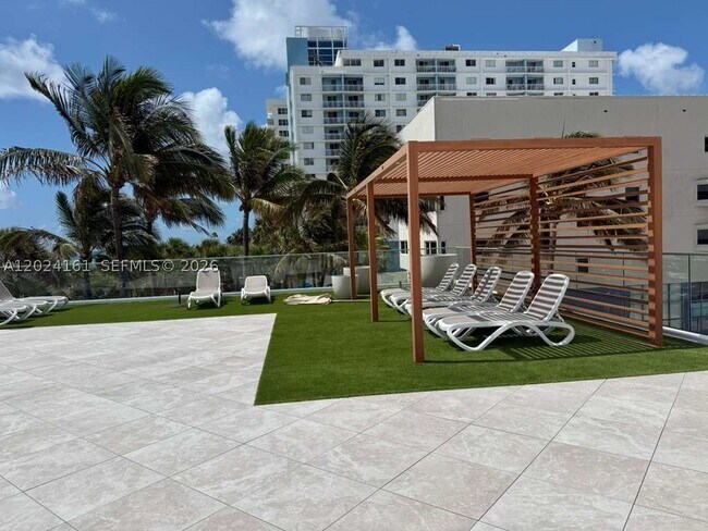 Building Photo - 7135 Collins Ave