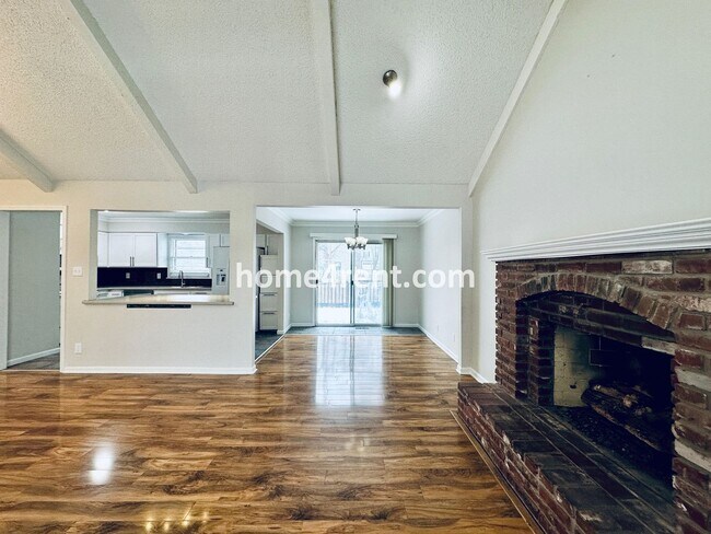 Building Photo - A Lovely Four Bedroom Home in Lenexa w/ Wood Floors, Finished Basement and a Fenced Yard!