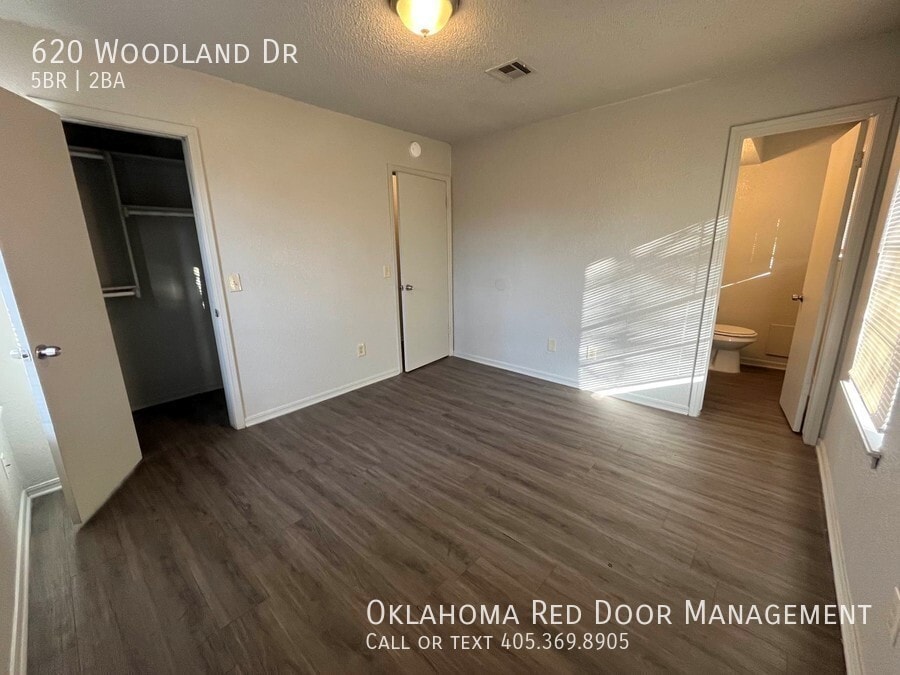 Building Photo - 620 Woodland Dr