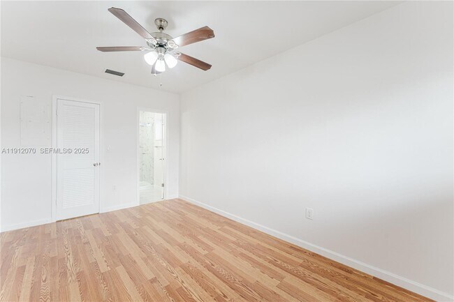 Building Photo - 1020 SW 74th Ave