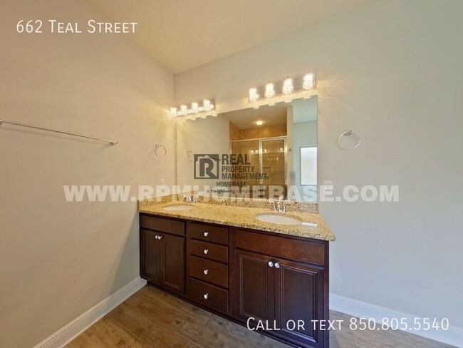 Building Photo - 662 Teal St