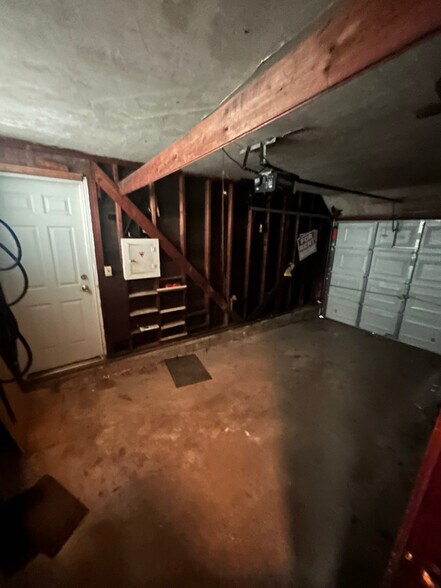 Building Photo - 12 Cleveland Dr