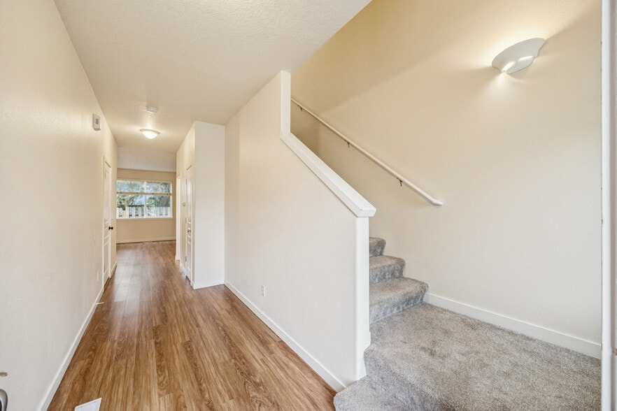 Entry - 325 NW 209th Ave