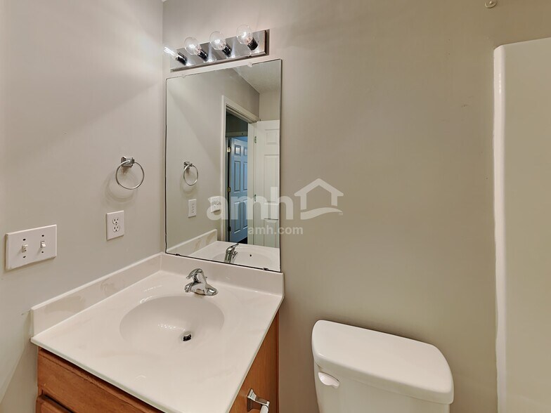 Building Photo - 4009 Edgeview Dr