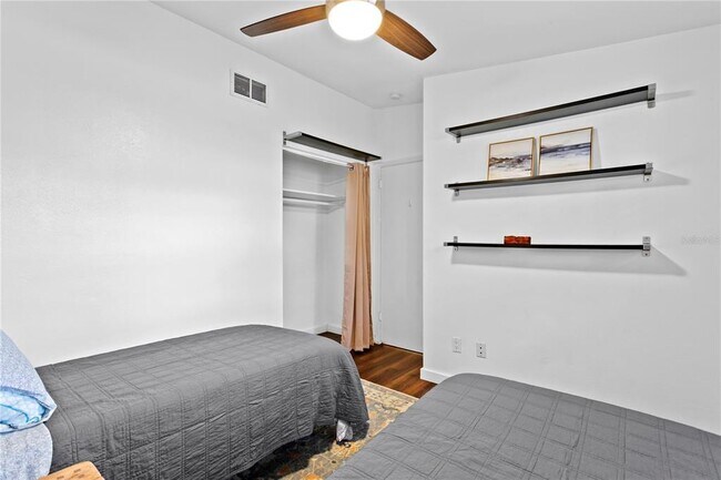 Building Photo - 2407 S Lois Ave