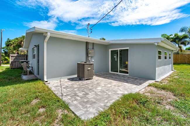 Building Photo - 406 Laurel St