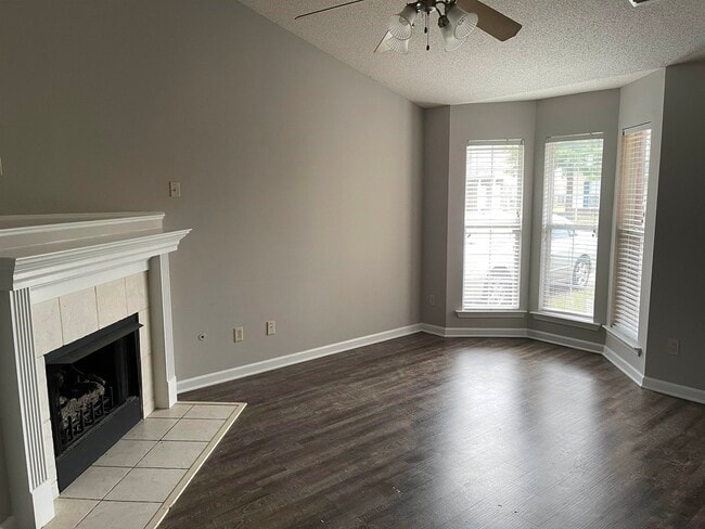 Building Photo - 2532 Boxford Ln