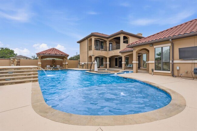 Building Photo - 1028 Villa Hill Dr
