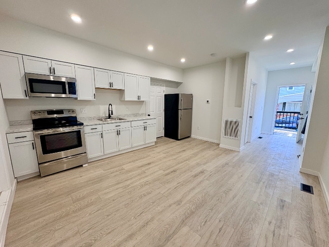 Building Photo - 115 Crawford Ave