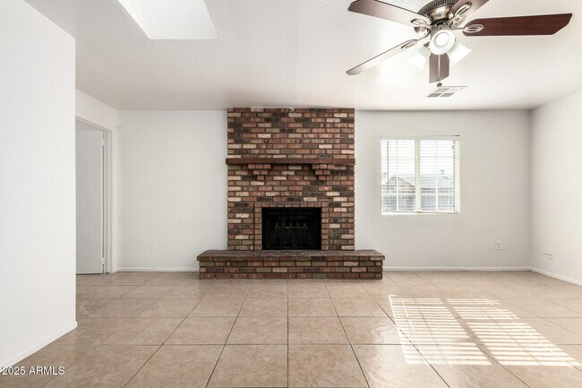 Building Photo - 8107 W College Dr