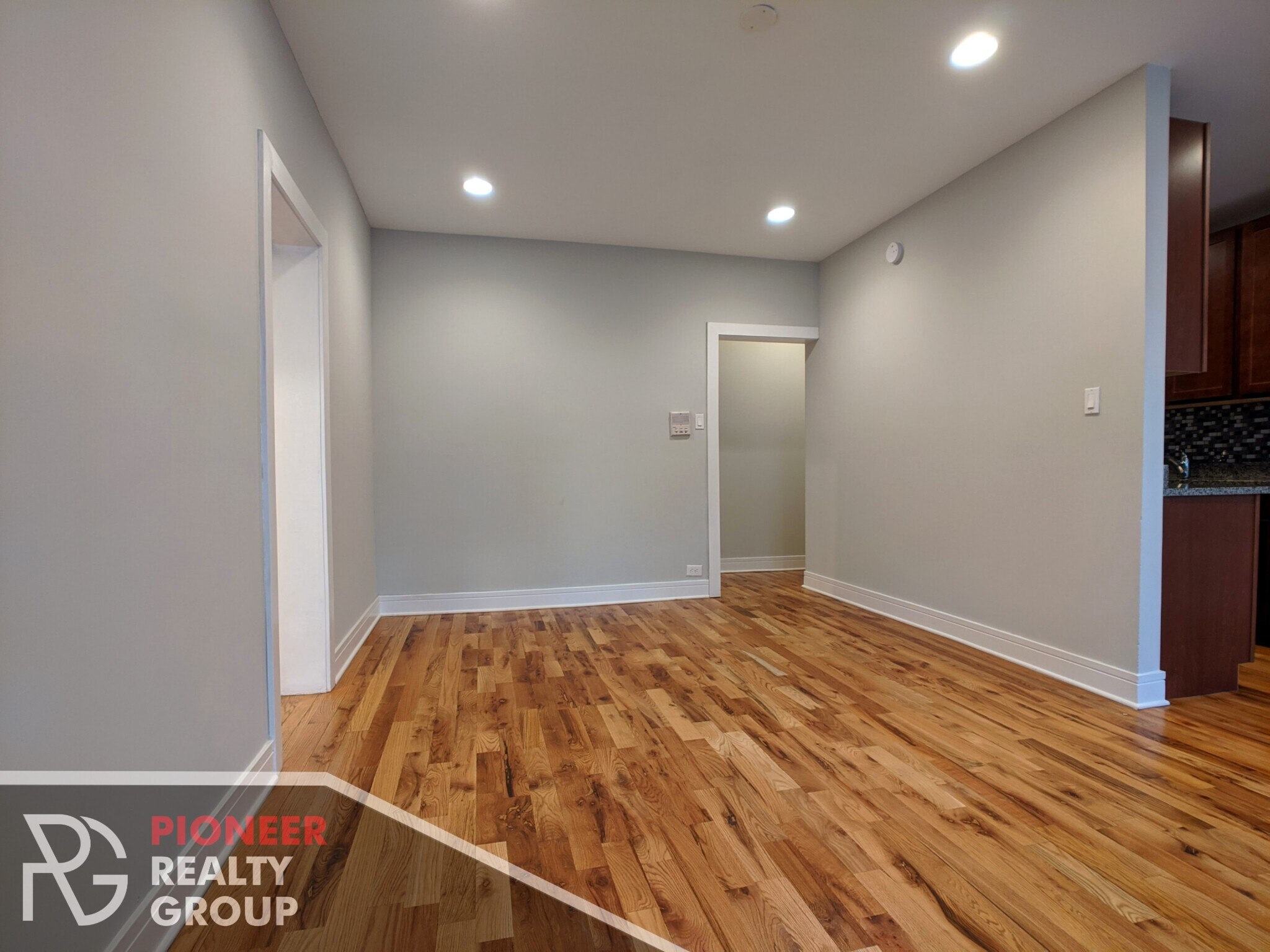 Building Photo - 4616 N Paulina St