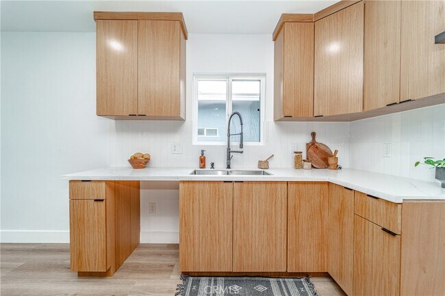 Building Photo - 6520 6th Ave