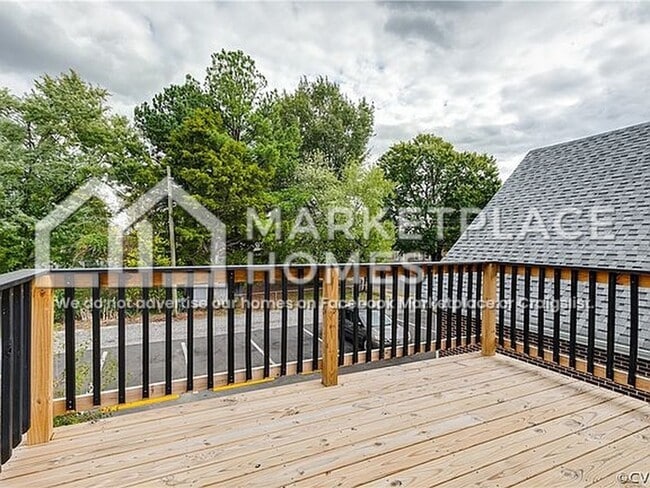Building Photo - 1803 1/2 N 28th St