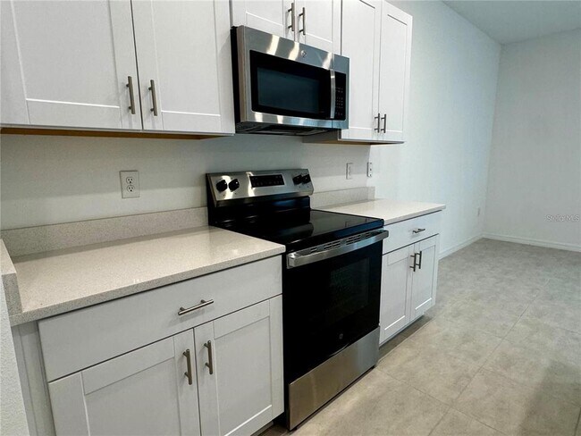Building Photo - 3037 Canary Ave