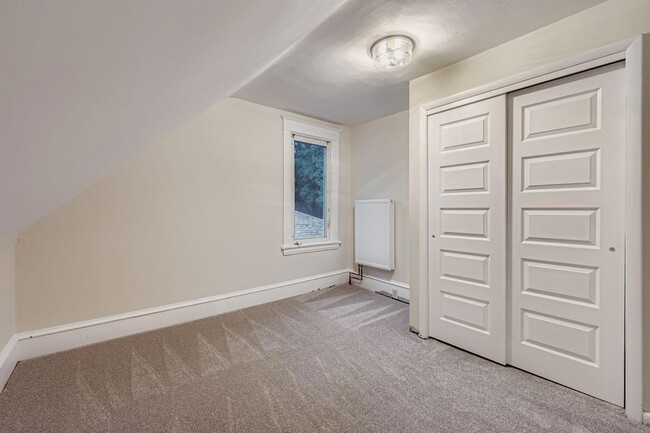 Building Photo - 2939 Russell Ave N