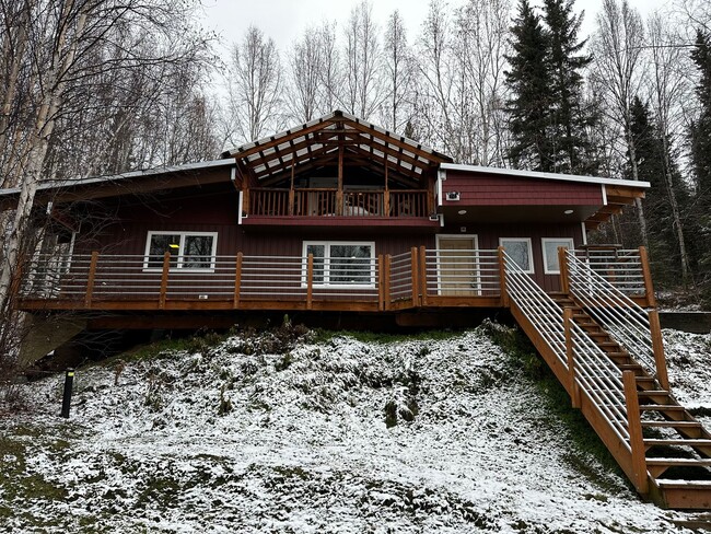 Building Photo - 2 Bed/1Bath house off Chena Ridge