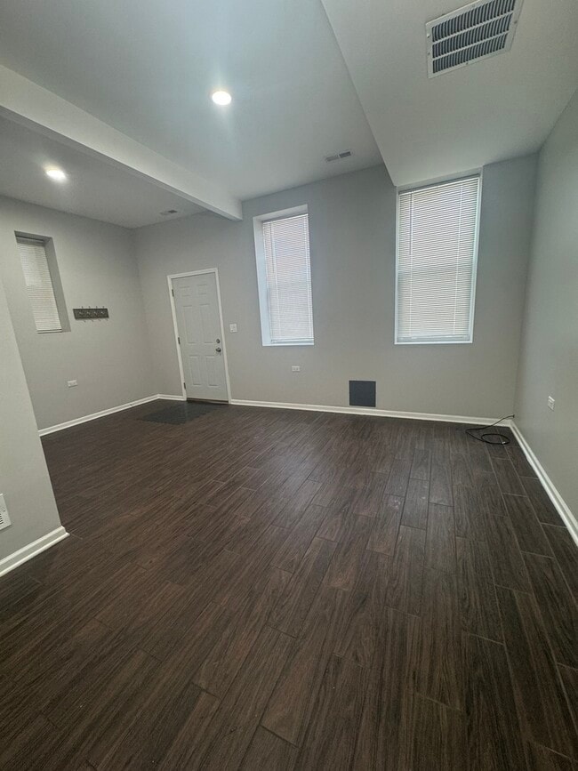 Building Photo - 1630 S Washtenaw Ave.