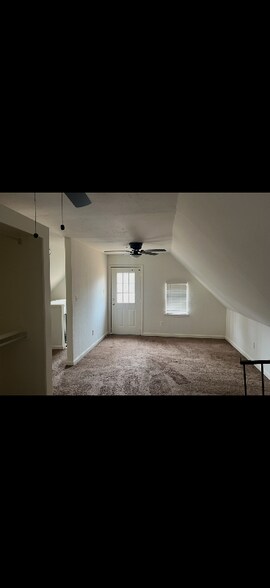 Building Photo - 664 Confederate Ridge Dr