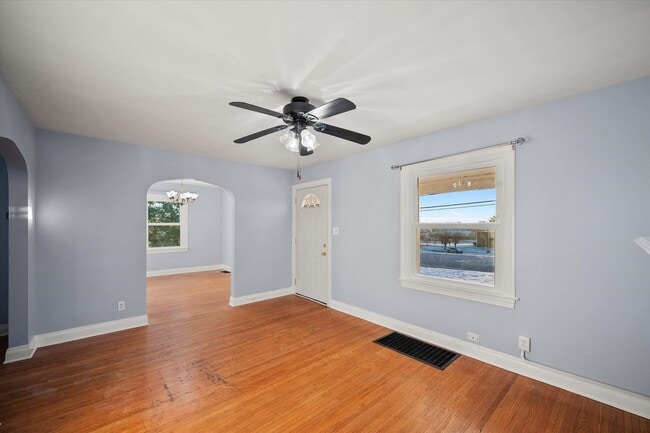 Building Photo - Charming Updated Home in the Heart of Jeffersontown