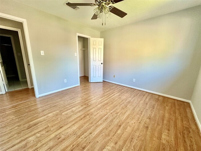 Building Photo - 2818 Stoney Wood Dr