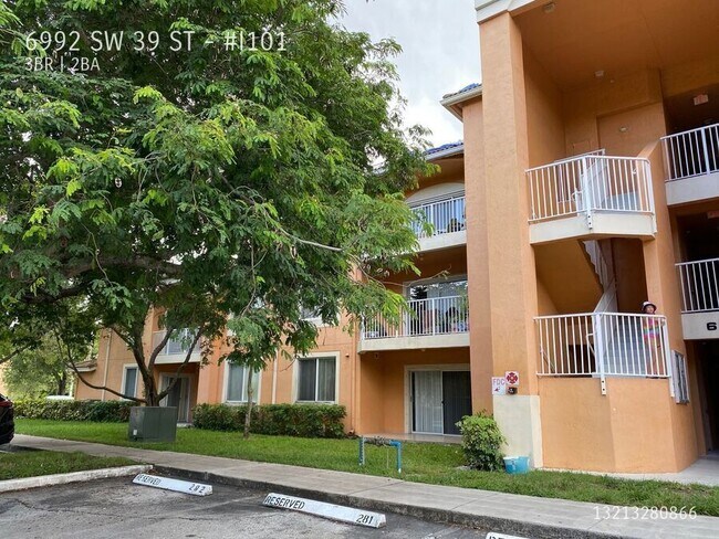 Building Photo - 6992 SW 39th St