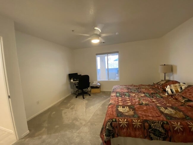 Building Photo - 3045 Palisades Dr