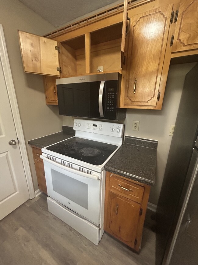 Building Photo - 2070 Carneal Ln