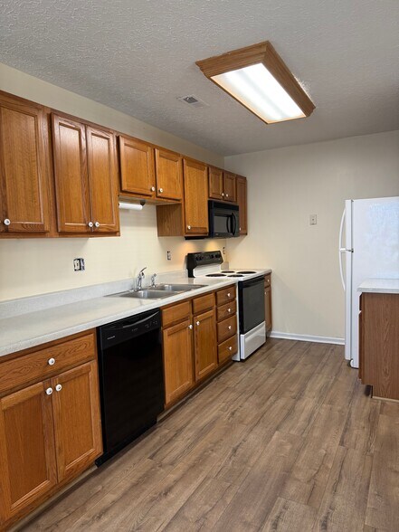 Building Photo - 3982 S Cramer Cir