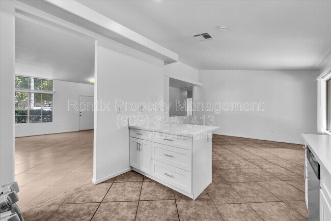 Building Photo - 1240 Visconti Dr