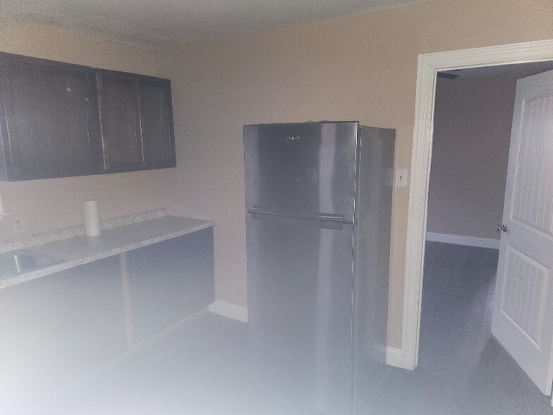 Building Photo - 817 E Houston St