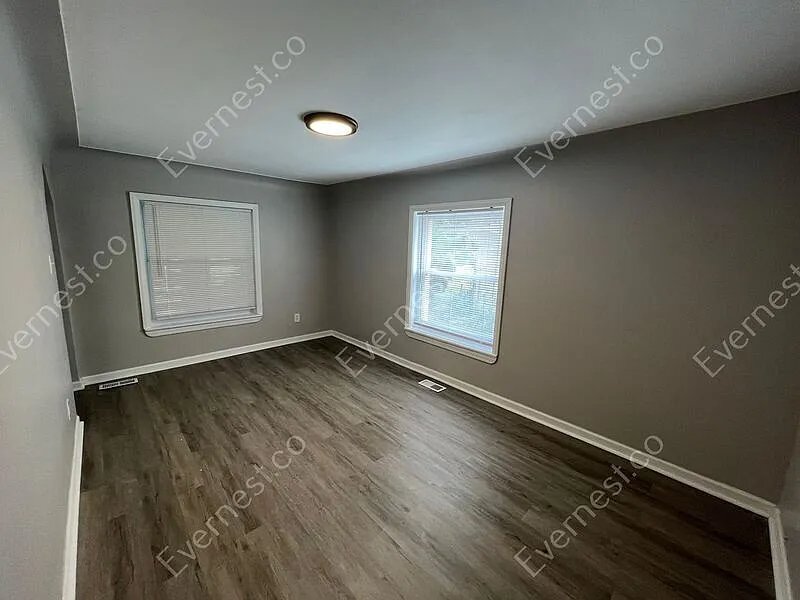 Building Photo - 9101 Hugh St