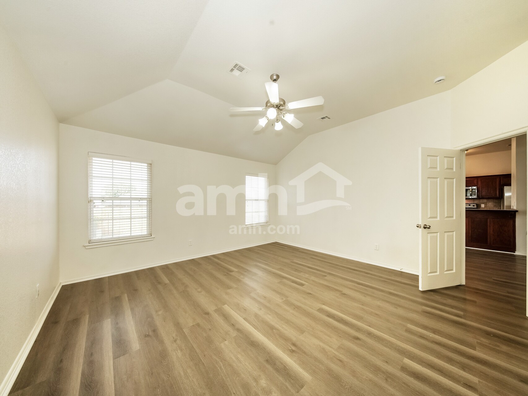 Building Photo - 4129 Queens Dr