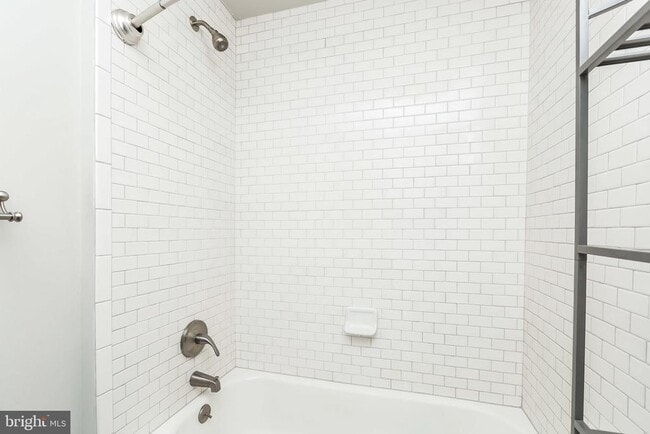 Building Photo - 1315 Webster St