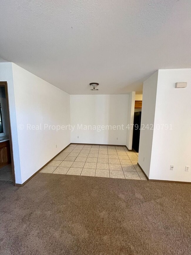 Building Photo - 1200 Fianna Pl Ct