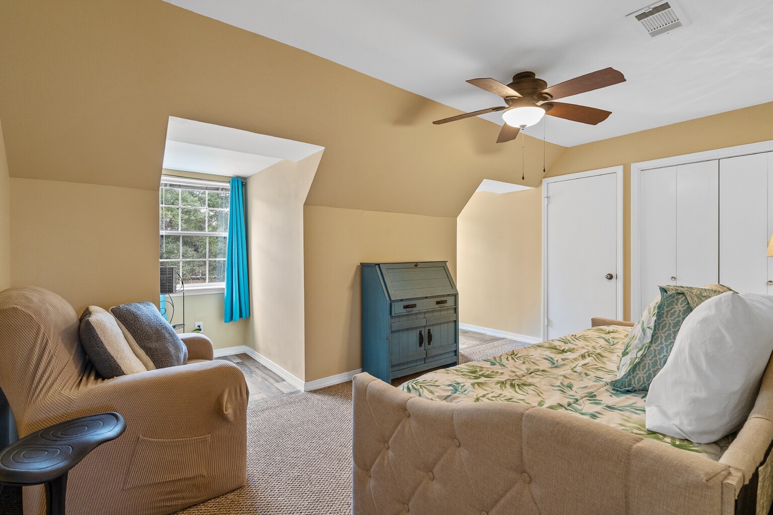 Upstairs 2nd Bedroom - 8426 Williamsburg Cir