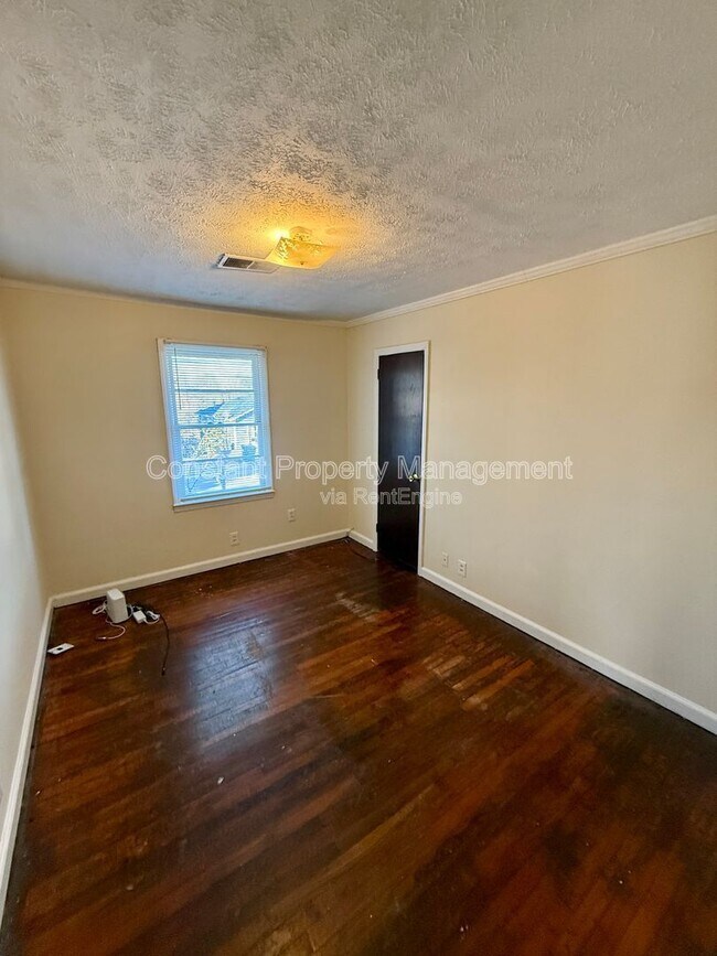 Building Photo - 202 Realty St